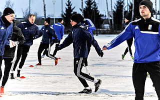 Piłkarze Olimpii Elbląg ciężko trenują przed sezonem